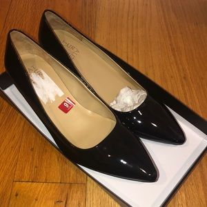 naturalizer GIA kitten heel patent leather size 9